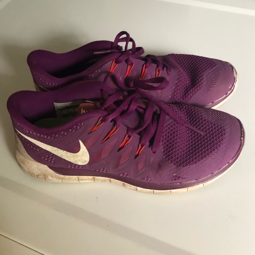 Women’s Nike Free Run Sneakers